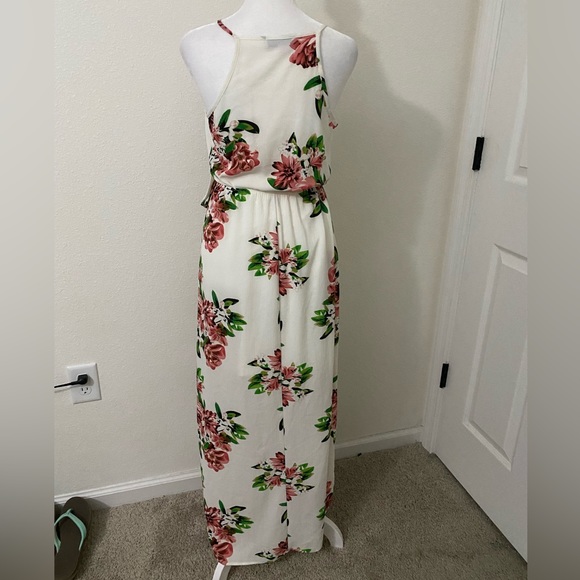 Dream of Me floral maxi dress size Small. - Picture 4 of 10